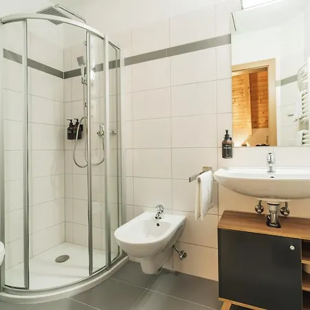 Alpstay Kuhstadl - 3 Bedrooms - Ski-in & Ski-out * Bad Kleinkirchheim