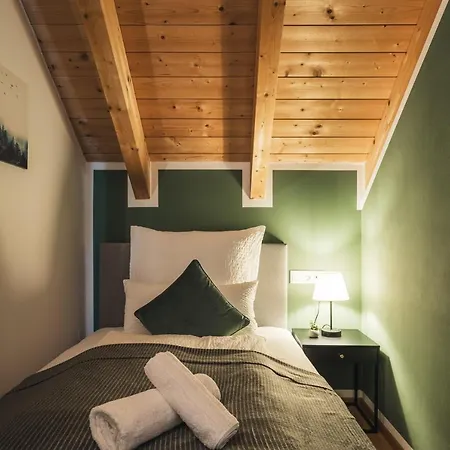 Alpstay Kuhstadl - 3 Bedrooms - Ski-in & Ski-out Bad Kleinkirchheim