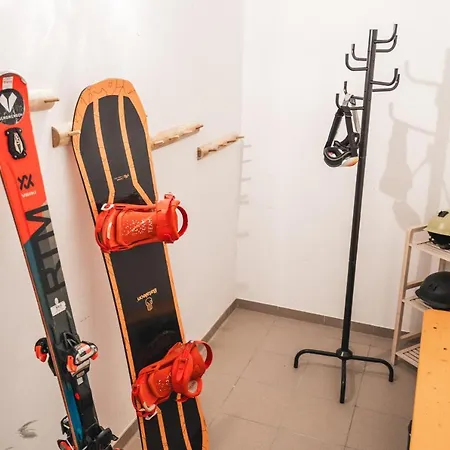 Апартаменти Alpstay Kuhstadl - 3 Bedrooms - Ski-in & Ski-out