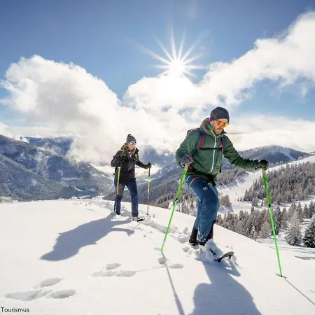 Alpstay Kuhstadl - 3 Bedrooms - Ski-in & Ski-out Bad Kleinkirchheim