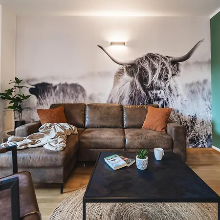 Alpstay Kuhstadl - 3 Bedrooms - Ski-in & Ski-out Apartment Bad Kleinkirchheim