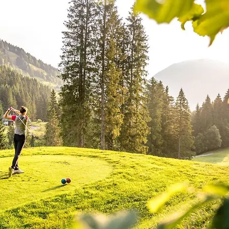 Alpstay Kuhstadl - 3 Bedrooms - Ski-in & Ski-out Bad Kleinkirchheim