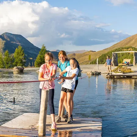 Alpstay Kuhstadl - 3 Bedrooms - Ski-in & Ski-out Апартаменти *